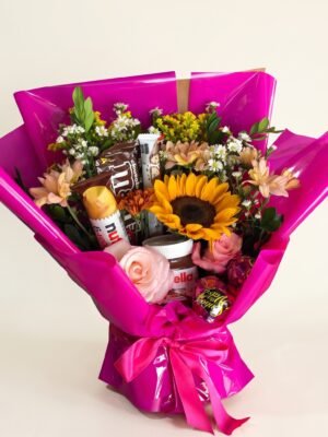 Kit Presente com Girassol Natural, Rosas e Mix de Doces com Nutella
