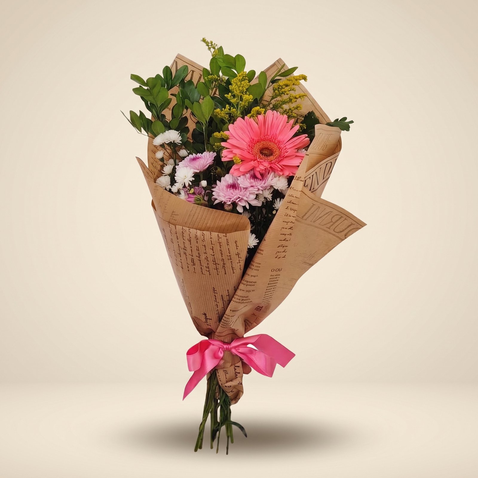 Buquê de Flores com Gérbera Rosa e Papel Kraft Vintage 1 Buquê de Flores com Gérbera Rosa e Papel Kraft Vintage