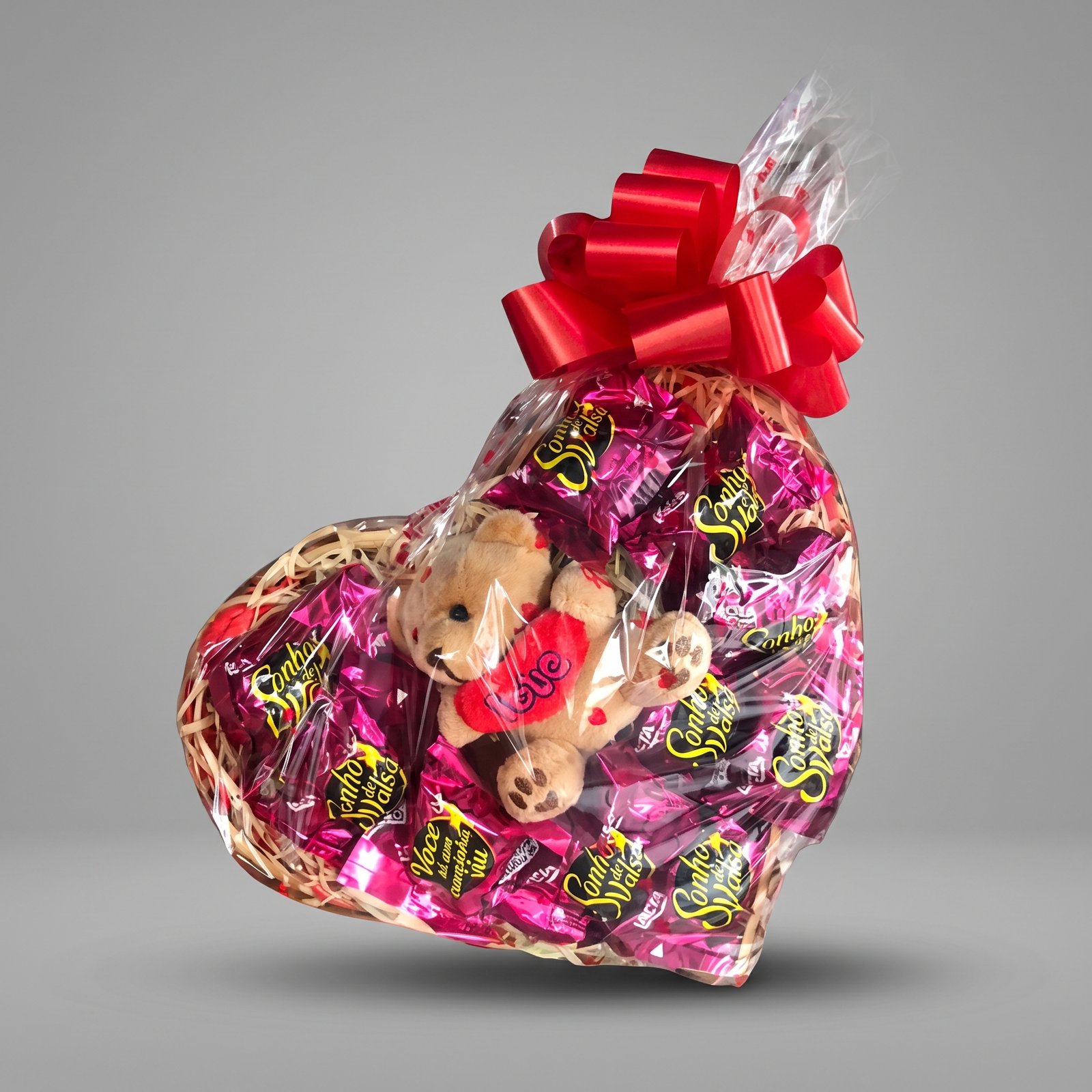 Cesta de Bombons Sonho de Valsa em Formato de Coração