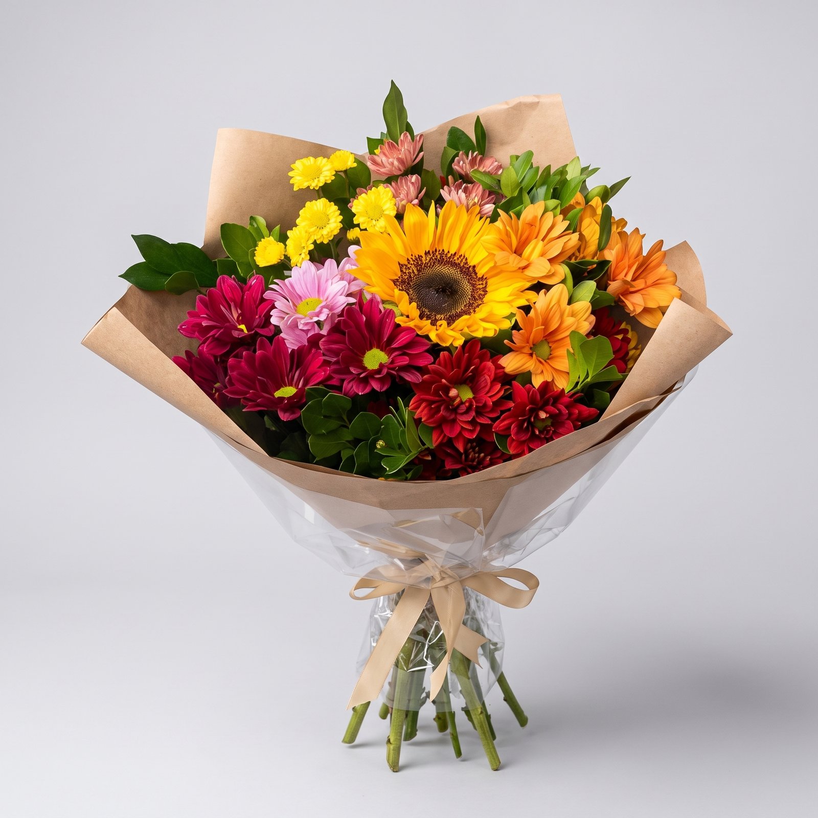 Presente Vibrante: Buquê de Girassol com Flores do Campo Coloridas 1 Presente Vibrante: Buquê de Girassol com Flores do Campo Coloridas