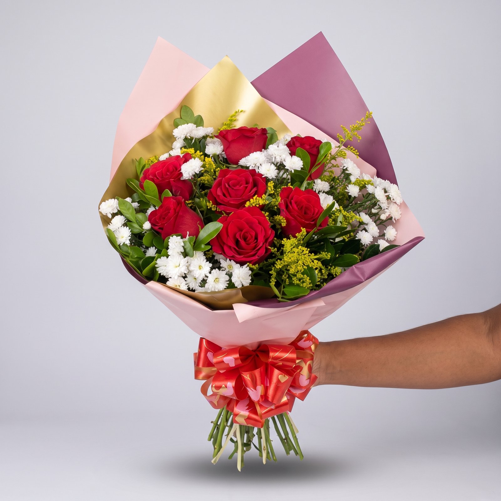 Buquê Amor Eterno: 7 Rosas Vermelhas em Embalagem Premium 2 Buquê Amor Eterno: 7 Rosas Vermelhas em Embalagem Premium - Imagem 2